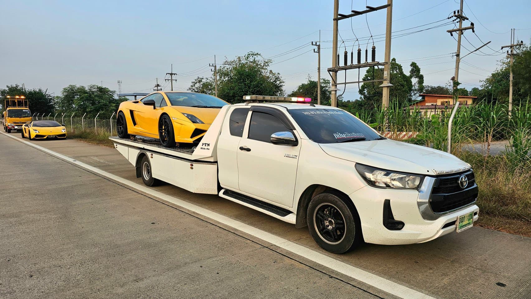 บริการรถสไลด์ เคลื่อนย้ายรถยนต์ทั่วประเทศ
